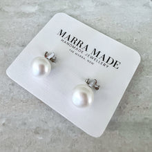 Load image into Gallery viewer, CLIP-ON PEARL EARRINGS
